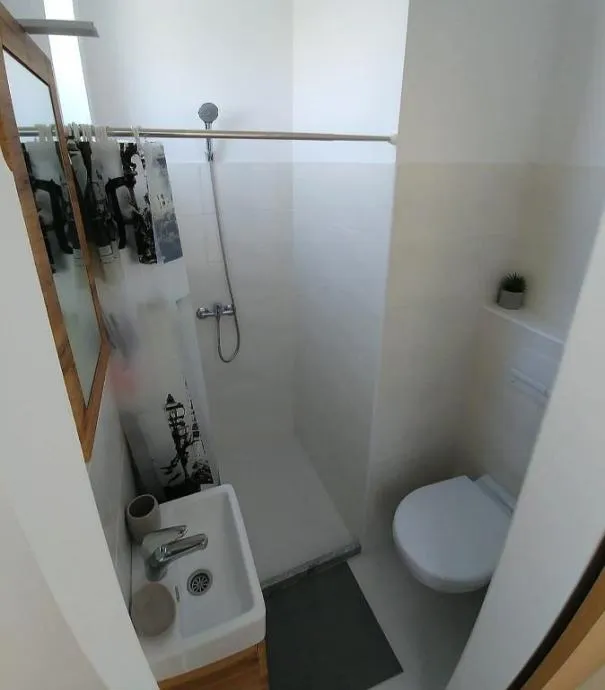 privlaka, lijepa kuća s tri apartmana(123m2), 200 metara do mora - slika 13