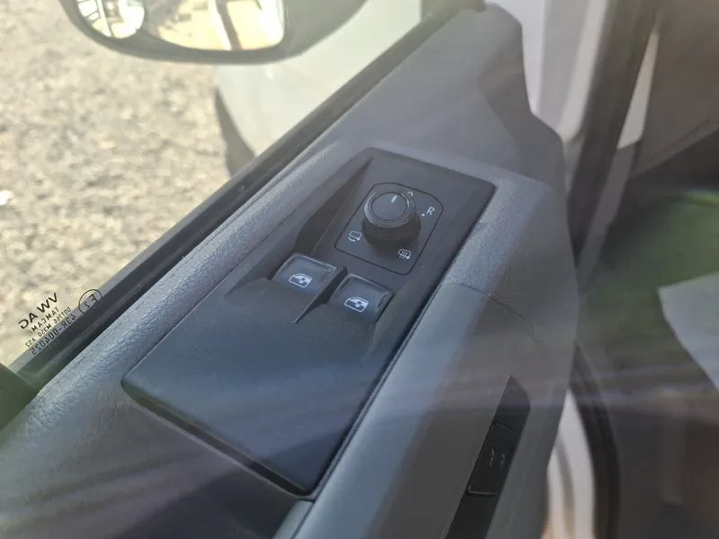 volkswagen crafter 2.0 tdi*177ks*klima*navigacija*park.kamera* - slika 10