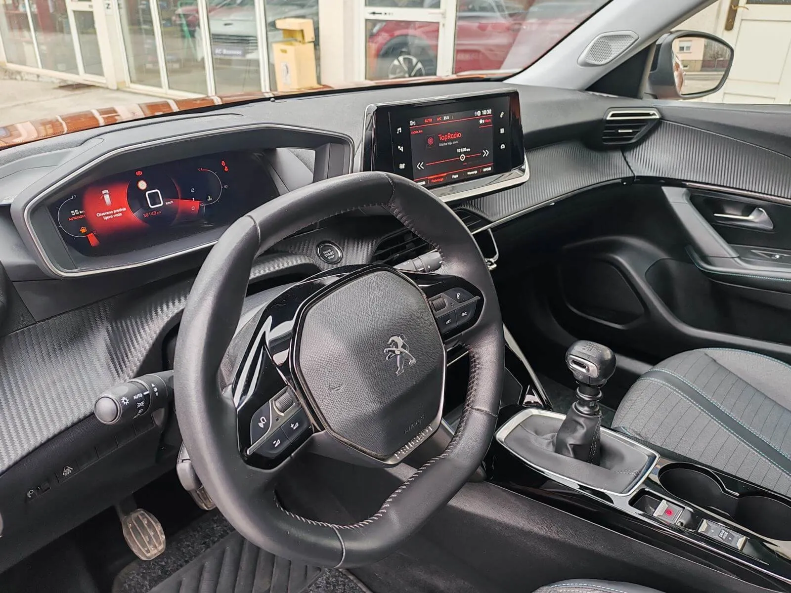 peugeot 2008 1,2 - slika 11