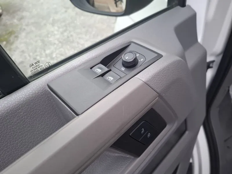 volkswagen crafter 2.0 tdi*140ks*klima*tempomat*, 2023 god. - slika 10