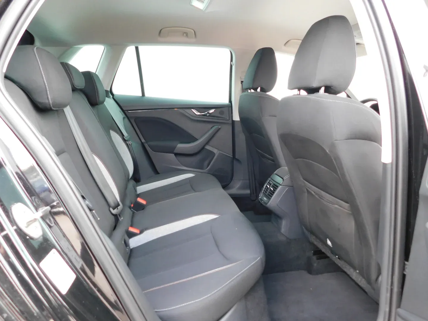 11803 škoda kamiq fl selection 1.0 tsi dsg - slika 5