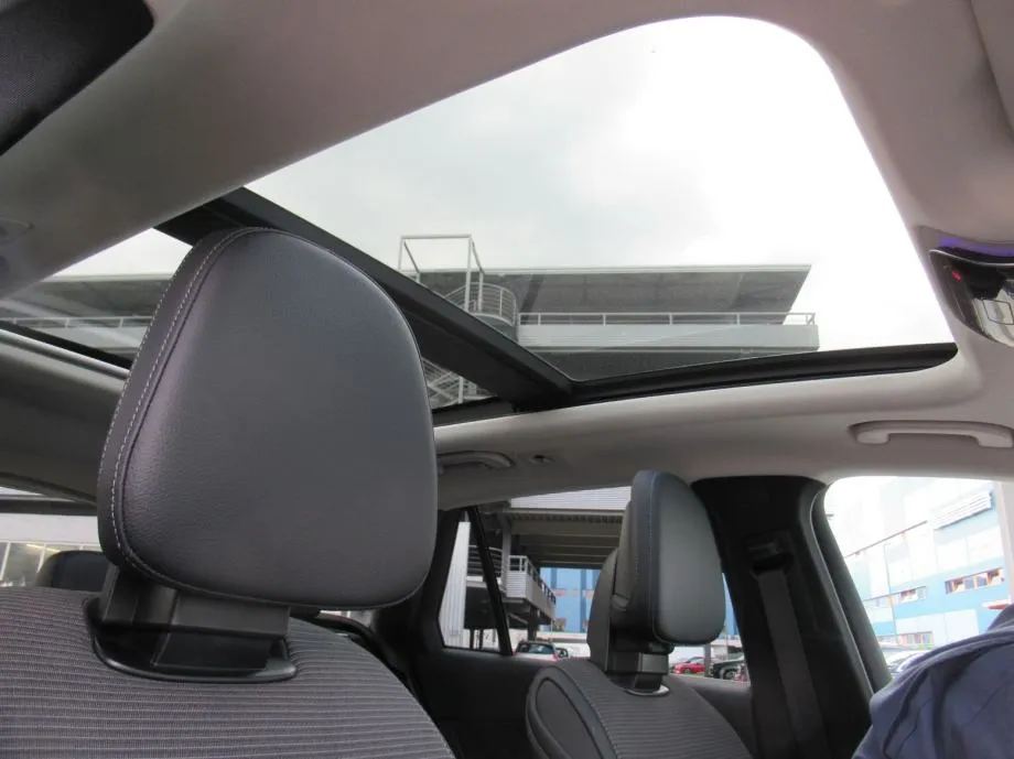 mercedes-benz glc 300 de 4m avantgarde panorama/head-up/burmester/360° - slika 12
