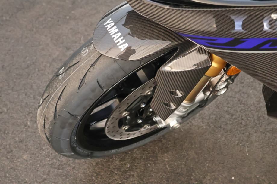 yamaha r1m karbon - novo - moguča registracija - slika 13