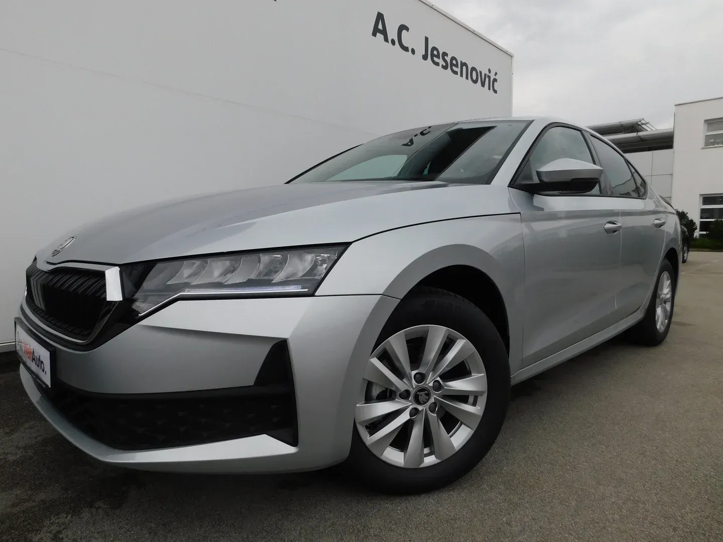 12741 škoda octavia fl essence 2.0 tdi - slika 7