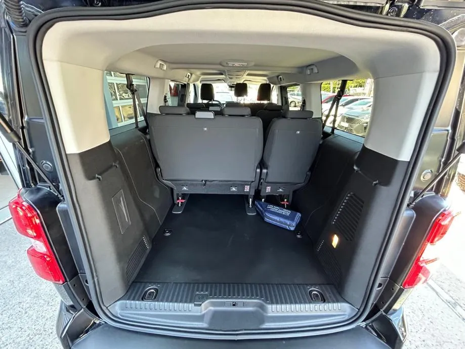 peugeot traveller 2.0 bluehdi 180 - eat8 - l3 - test vozilo - slika 8