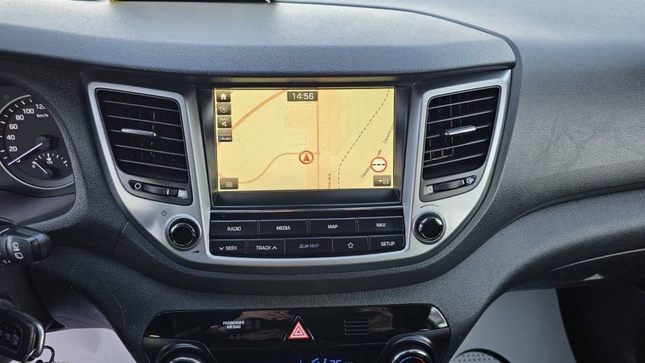 hyundai tucson 1.7 crdi,automatic,led,navigacija,kamera,pdc,alu,klima, - slika 13