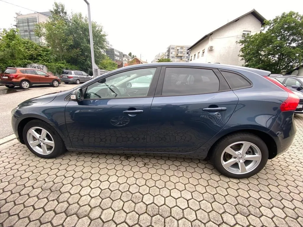 volvo v40 d3 kinetic automatik, navi, tempomat, 4x garancija!!! - slika 9
