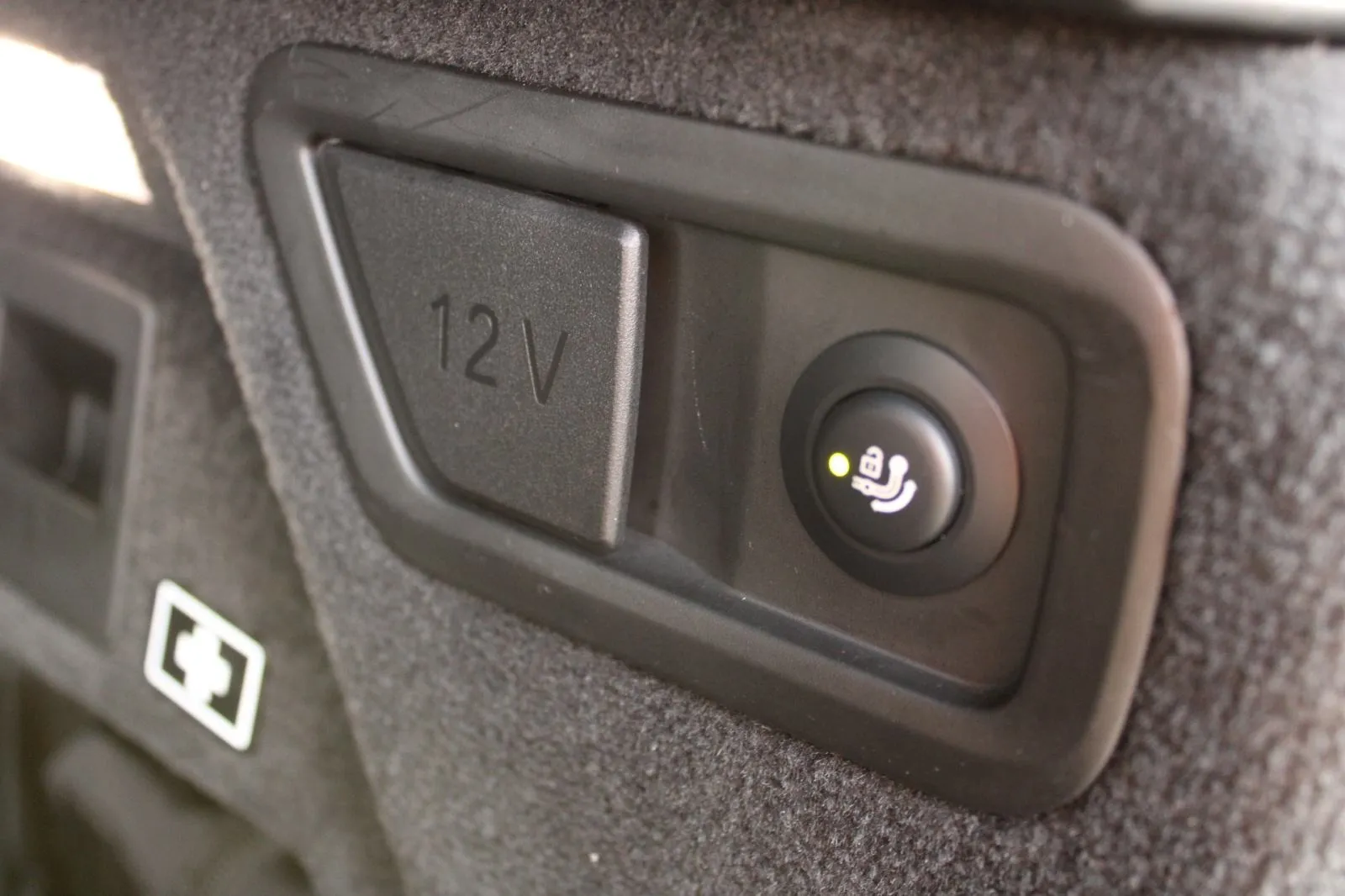 bmw x7 40d xdrive m-paket 7 sjedala *zračni ovjes, panorama, head-up* - slika 10