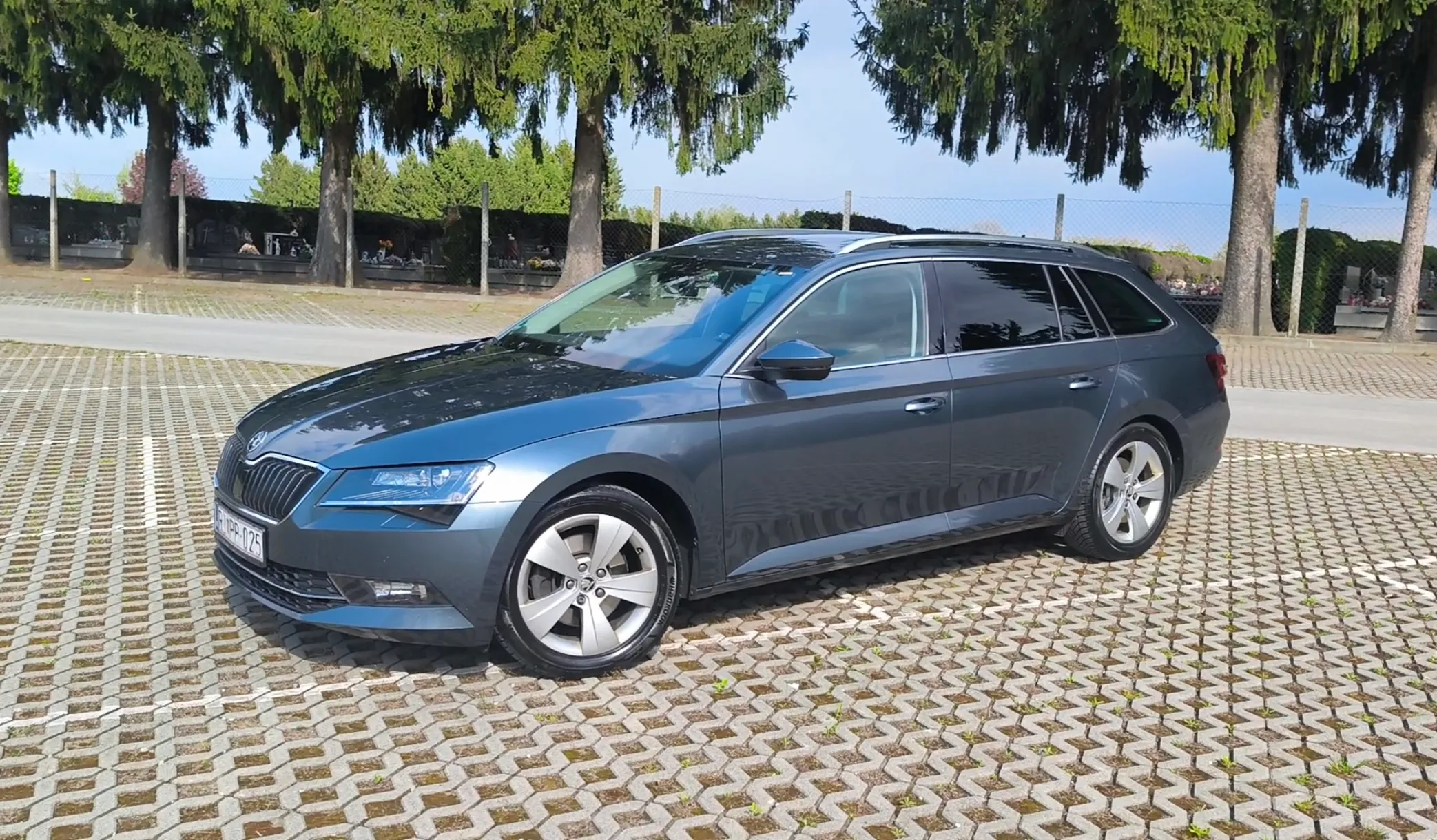 škoda superb combi 2,0 tdi, dsg, virtual, 140kw, ekstra stanje - slika 11