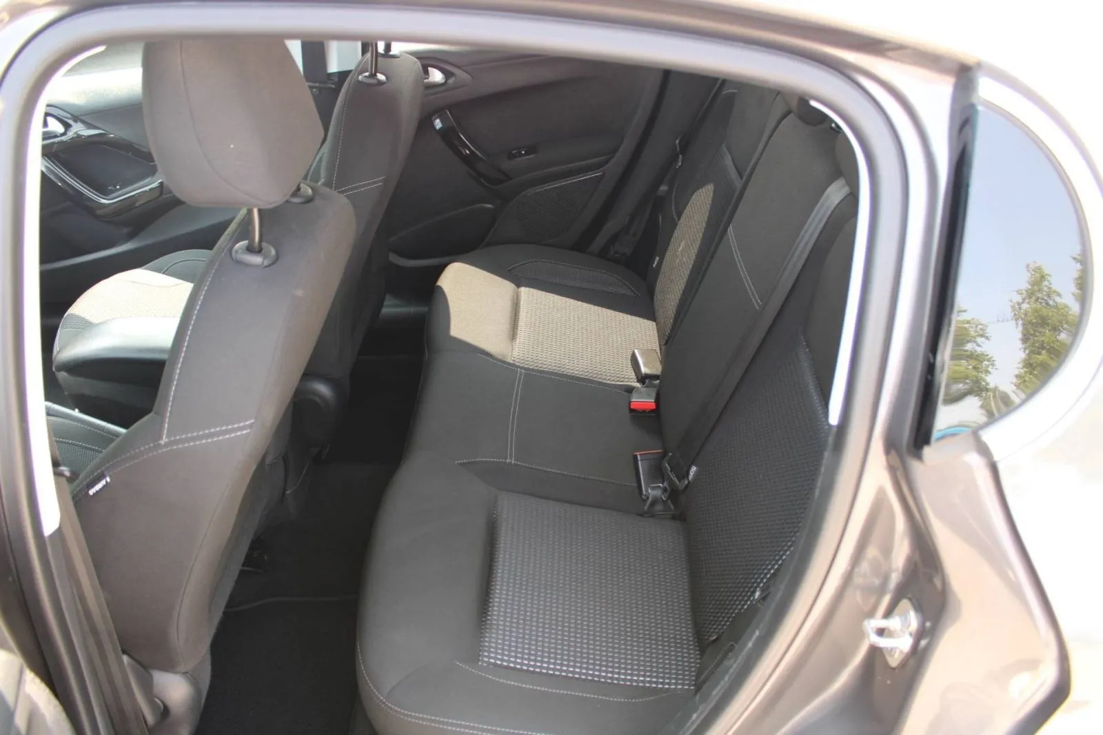 peugeot 208 1.5 hdi allure *navigacija* - slika 6