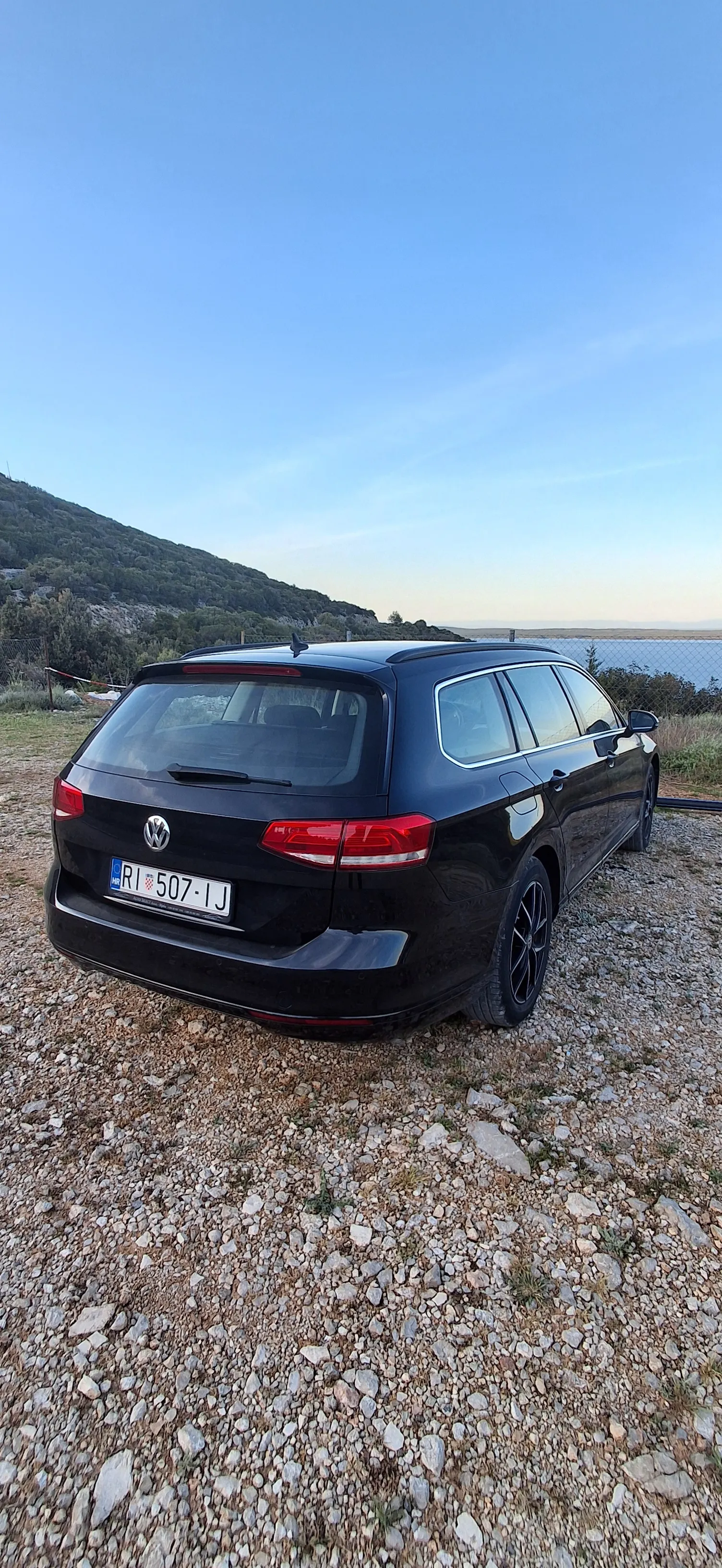 vw passat 2.0tdi comfortline acc/led/navi/cam - slika 4