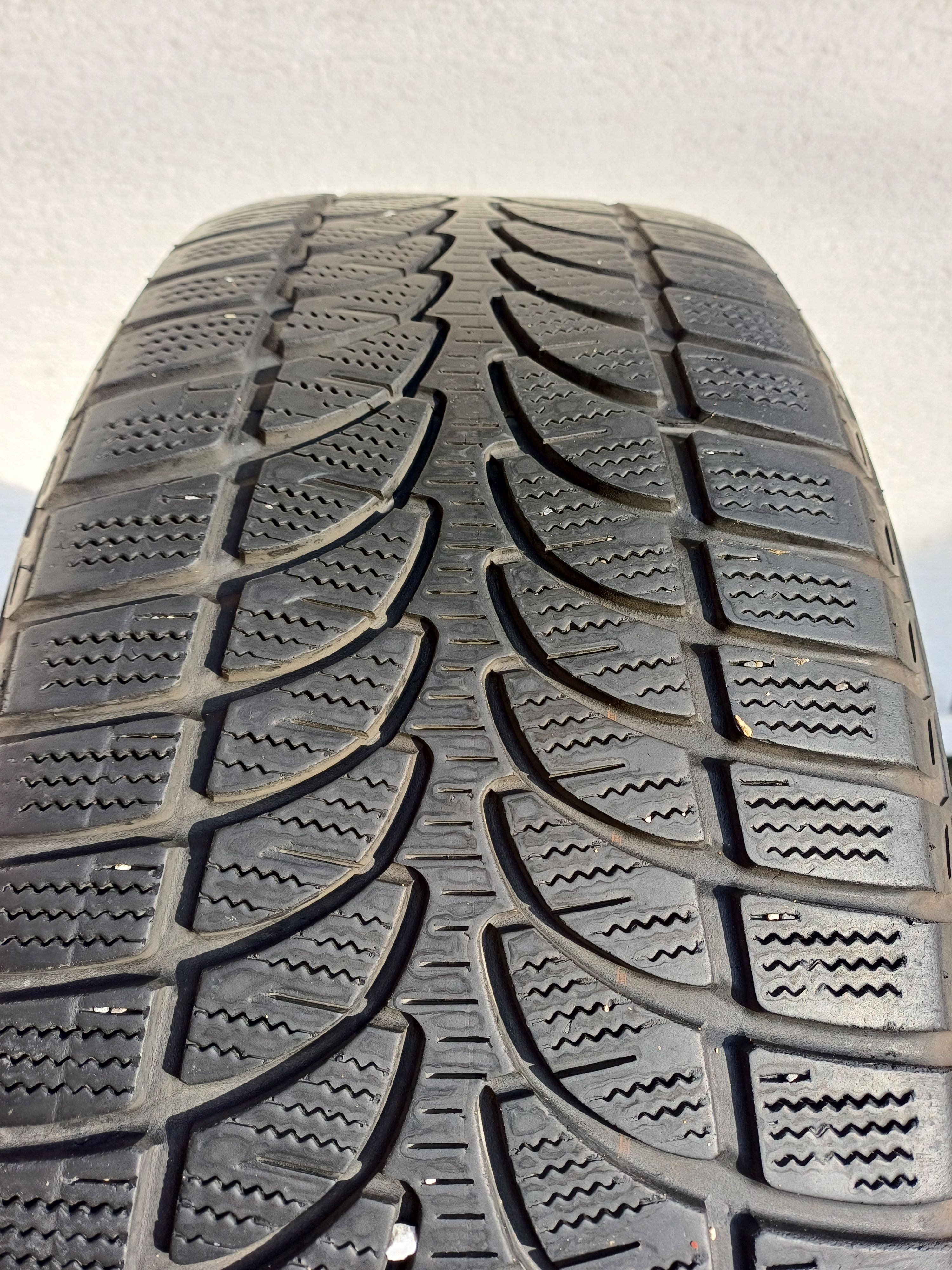 gume 235/60/18 bridgeston zimske za suv vozila - slika 7