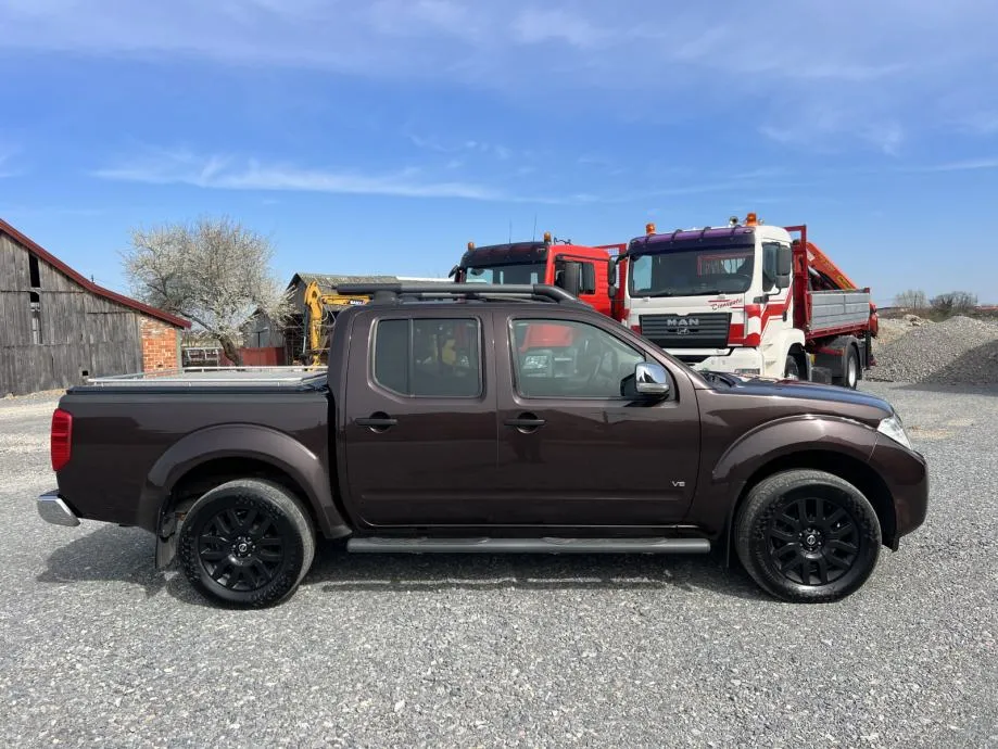 nissan navara 3.0 v6 - slika 3