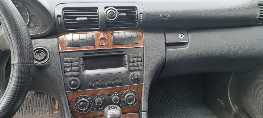 mercedes-benz c-klasa 220 cdi automatik + registriran do 01./2026. - slika 11