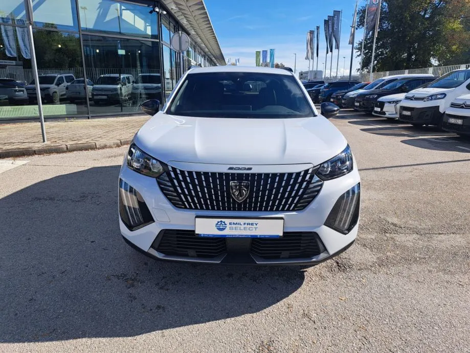 peugeot 2008 allure 1,2 puretech 100 ks - slika 8