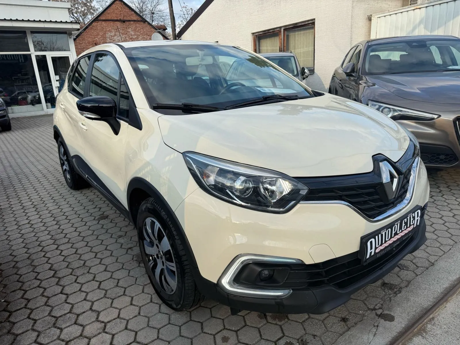 renault captur 0.9 tce, navi, klima, 4x garancija!!! - slika 14