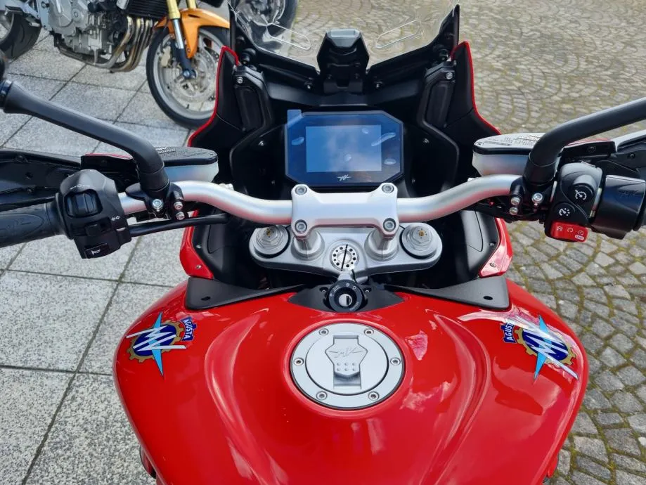 mv agusta turismo veloce rosso abs tcs, s garancijom, 2023 god. - slika 14