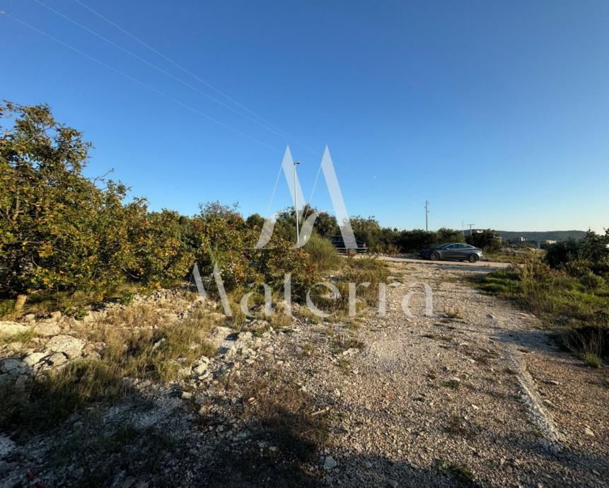 primošten, top građevinsko zemljište 635m2, pogled na more - slika 3