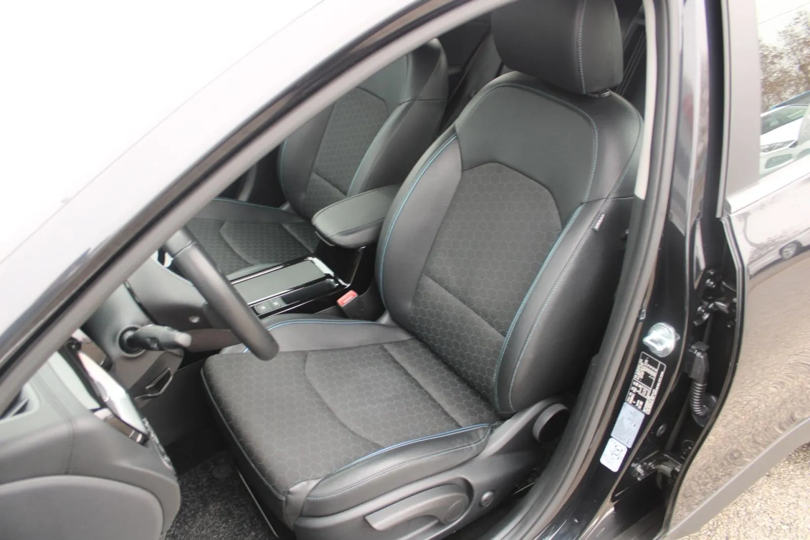 kia xceed 1.6 crdi automatik *led, navigacija, kamera* - slika 21