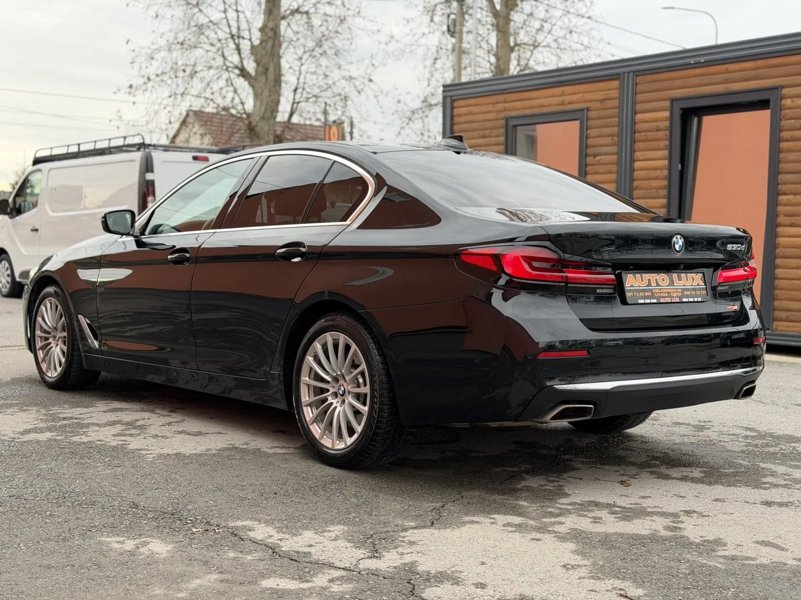 bmw serija 5 530d automatik•2023.g.•laser•kamera•leasing - slika 4