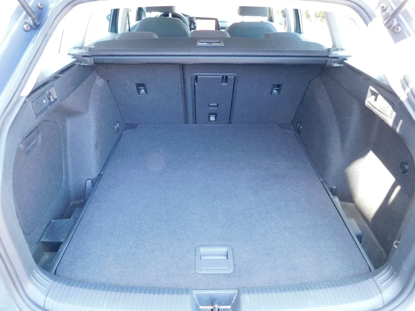 12352 volkswagen golf variant 2.0 tdi dsg life - slika 14