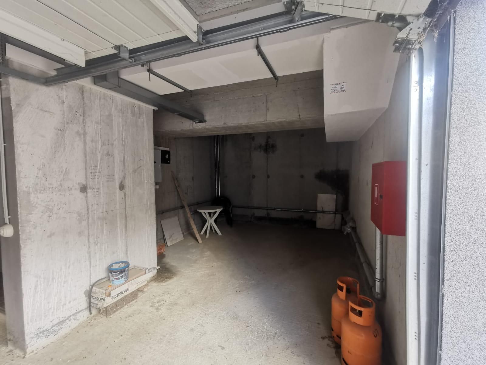 garaza kastel luksic 250 m2 - slika 10