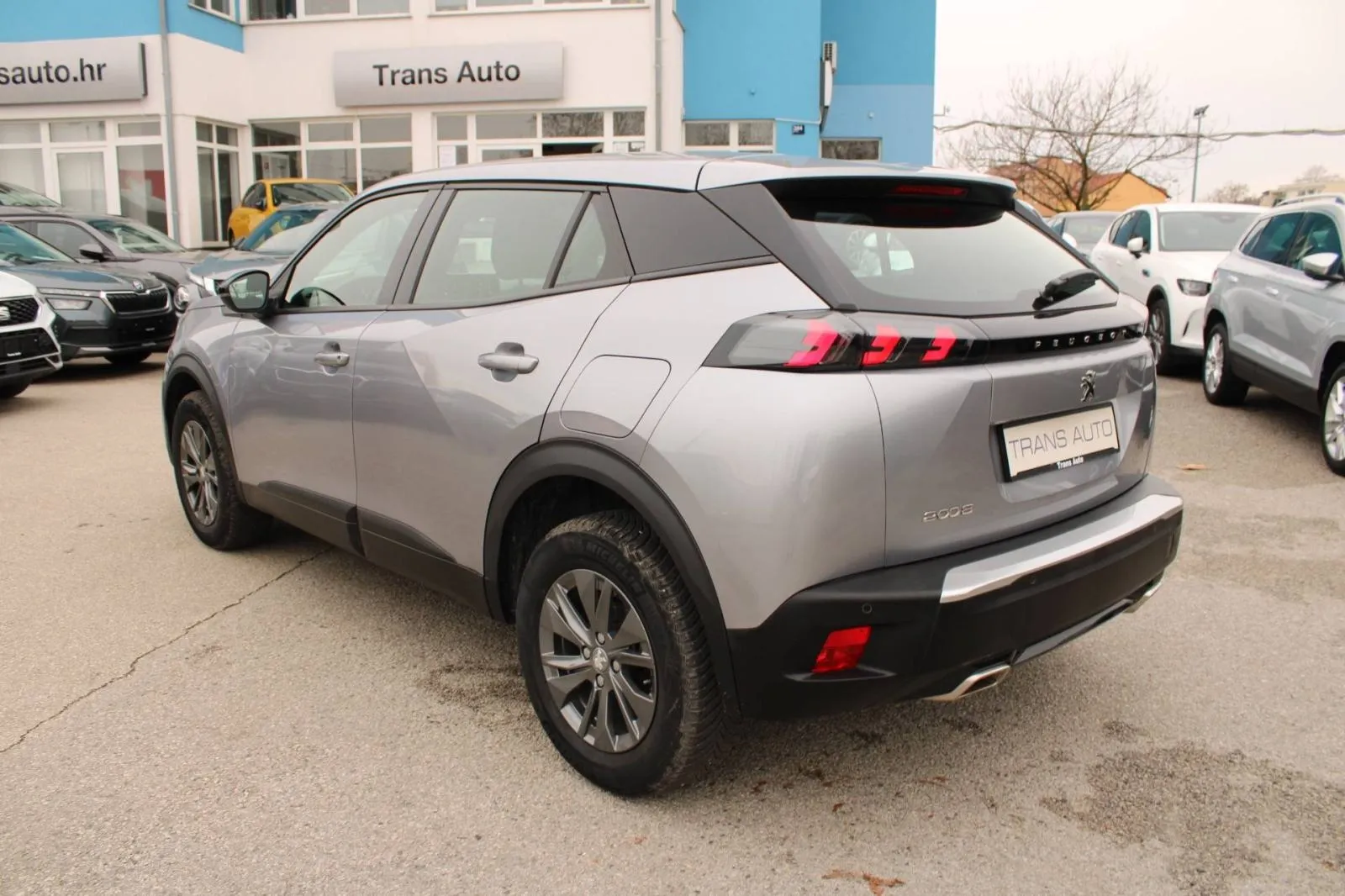 peugeot 2008 1.2 puretech automatik *led, navigacija* - slika 7