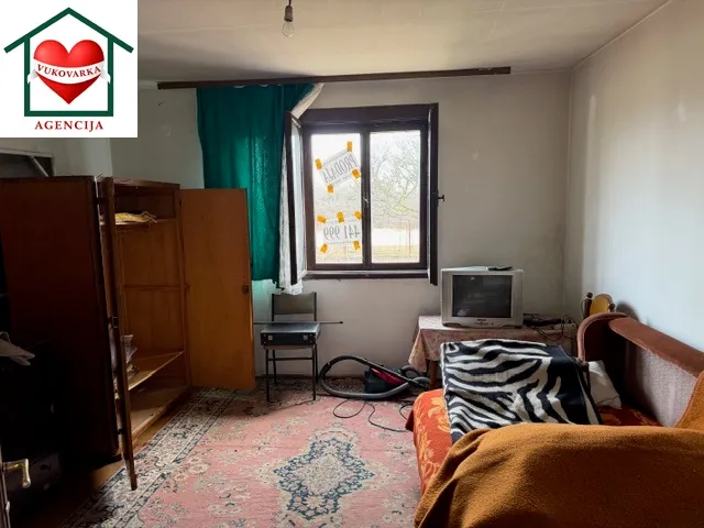 vukovar, sajmište 194 kuća 40m2 i 3 p.z. na ok. 1079 m2 - slika 10