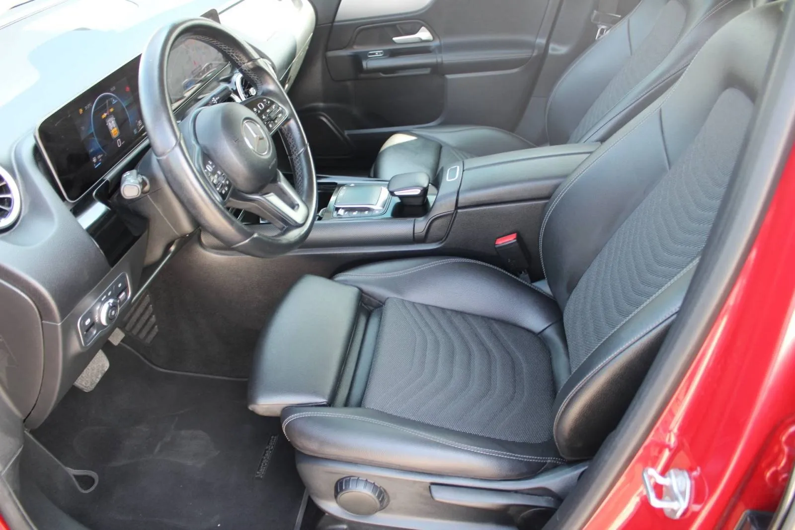 mercedes-benz klasa b 180d autoamtik *led, navigacija, kamera* - slika 11