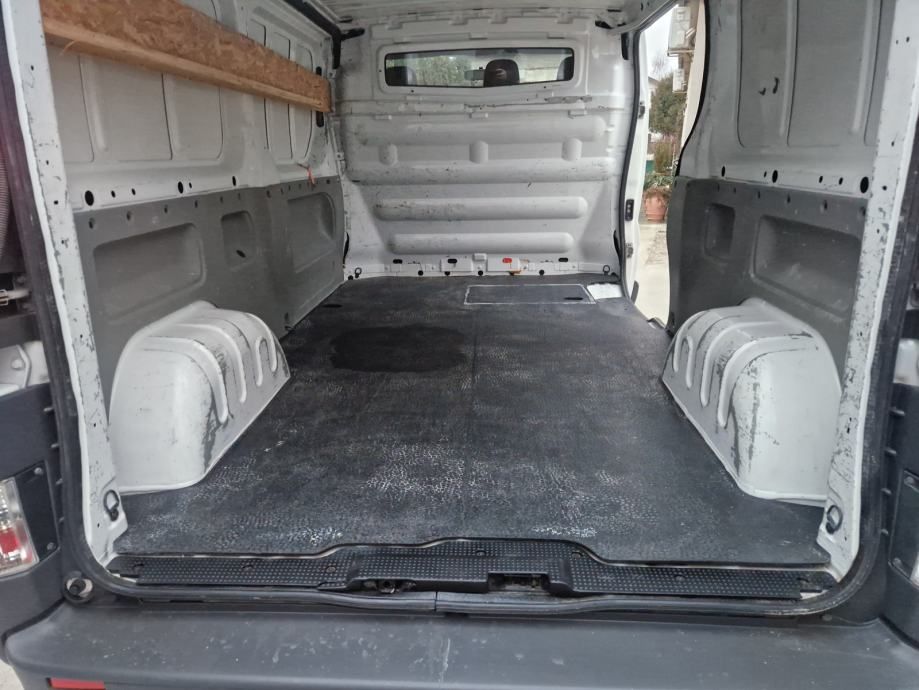 renault trafic 2.0 dci produžen klima pocinčan kartice do 36 mj - slika 12