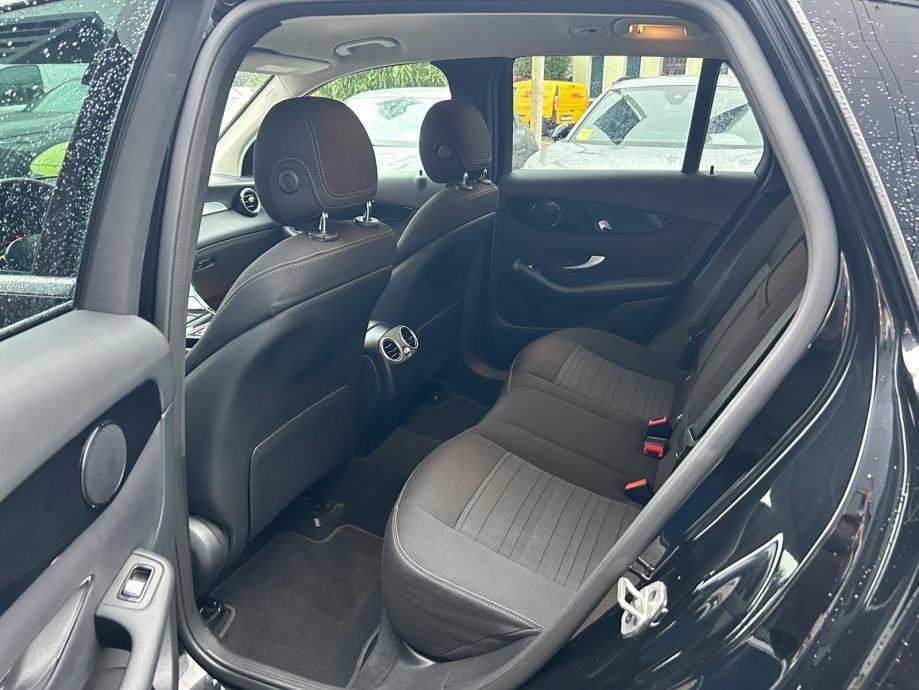 mercedes glc 200 4matic - model 2022 - navi - kamera - reg 1 god !!! - slika 10