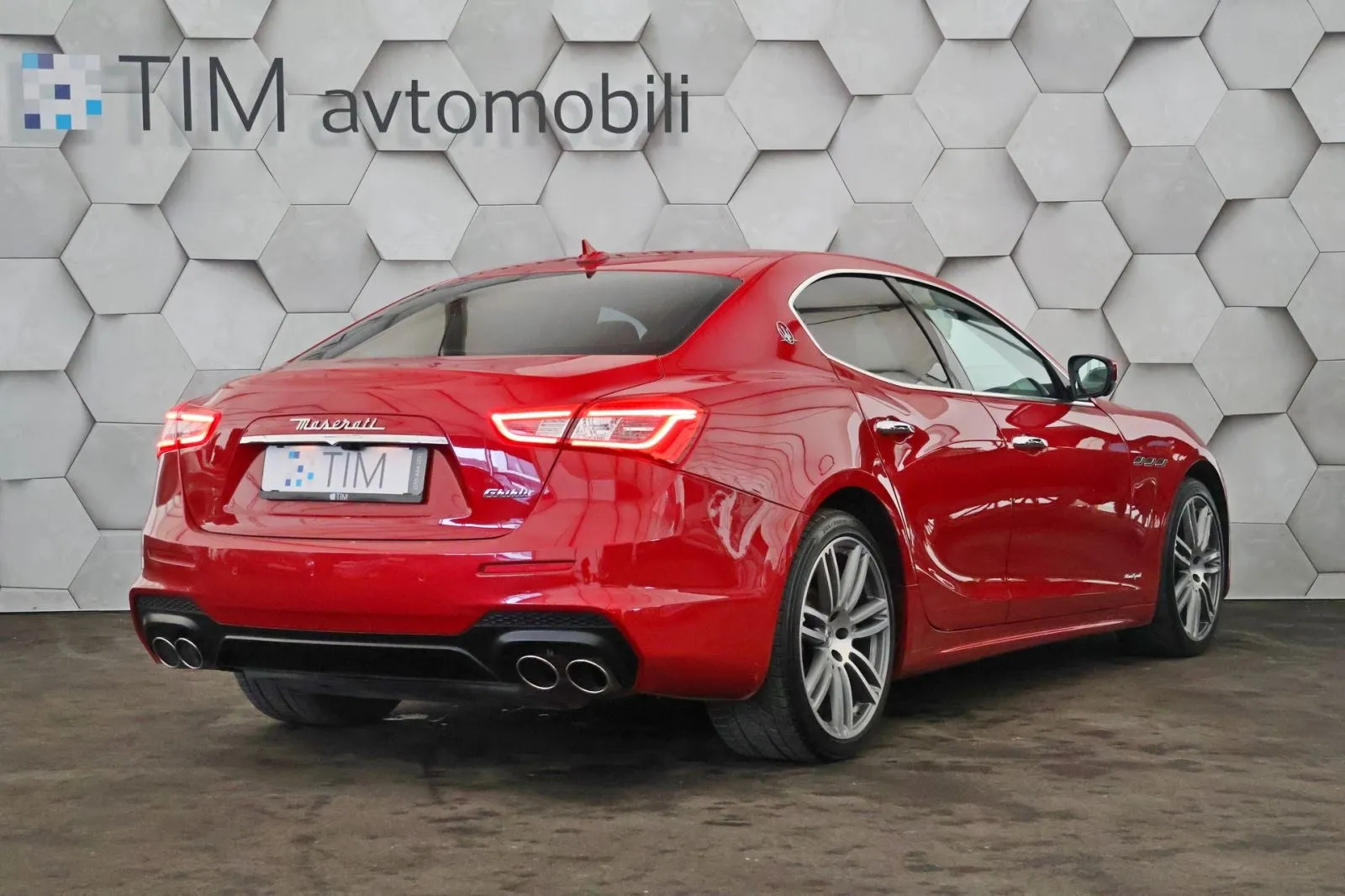 maserati ghibli diesel 3.0d v6 aut 275ks adapt.led radartemp - slika 3