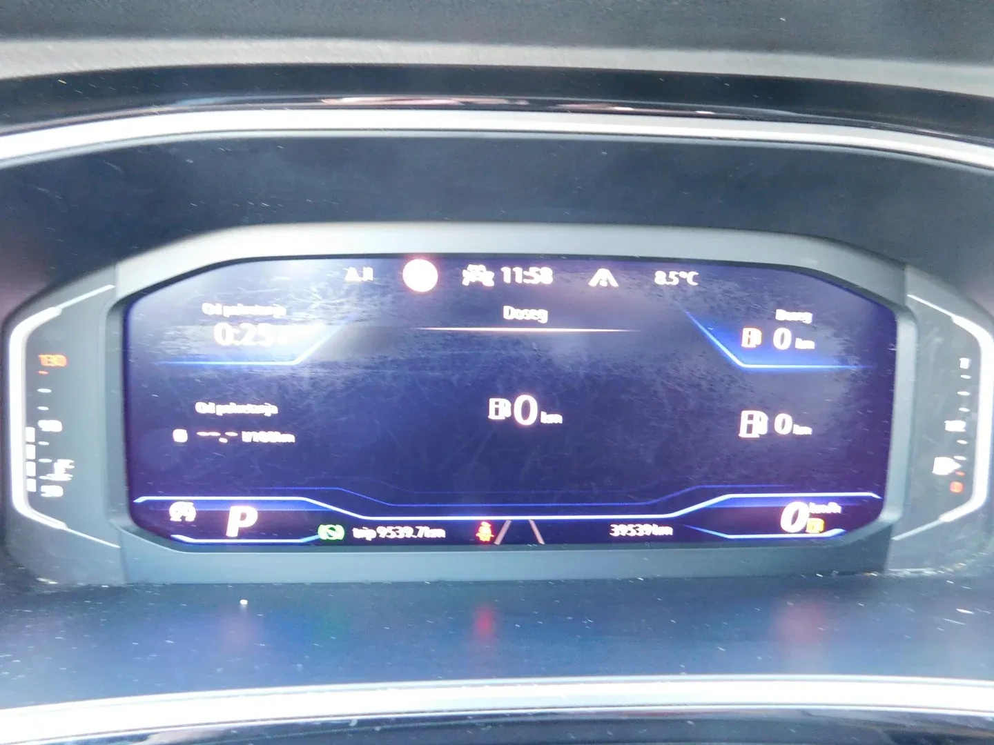 10675 volkswagen t-roc cabrio 1.5 tsi evo dsg r-line - slika 13