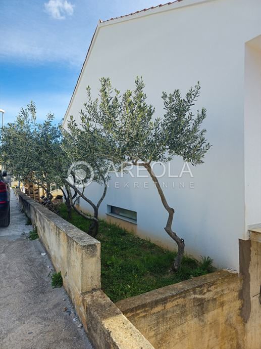 vodice - kuća s okućnicom! (prodaja) - slika 29