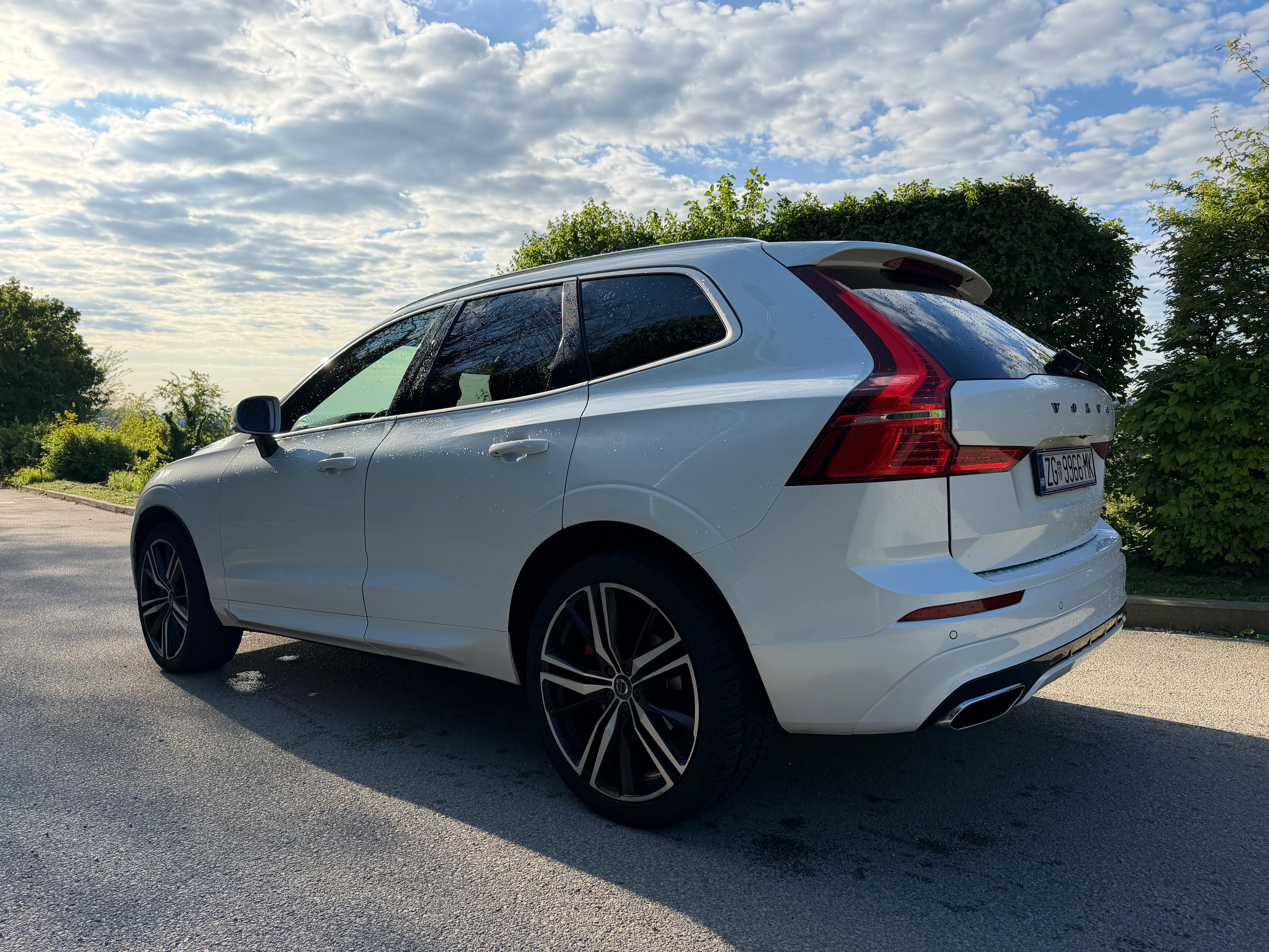 volvo xc60 r design awd d4 automatik - slika 6