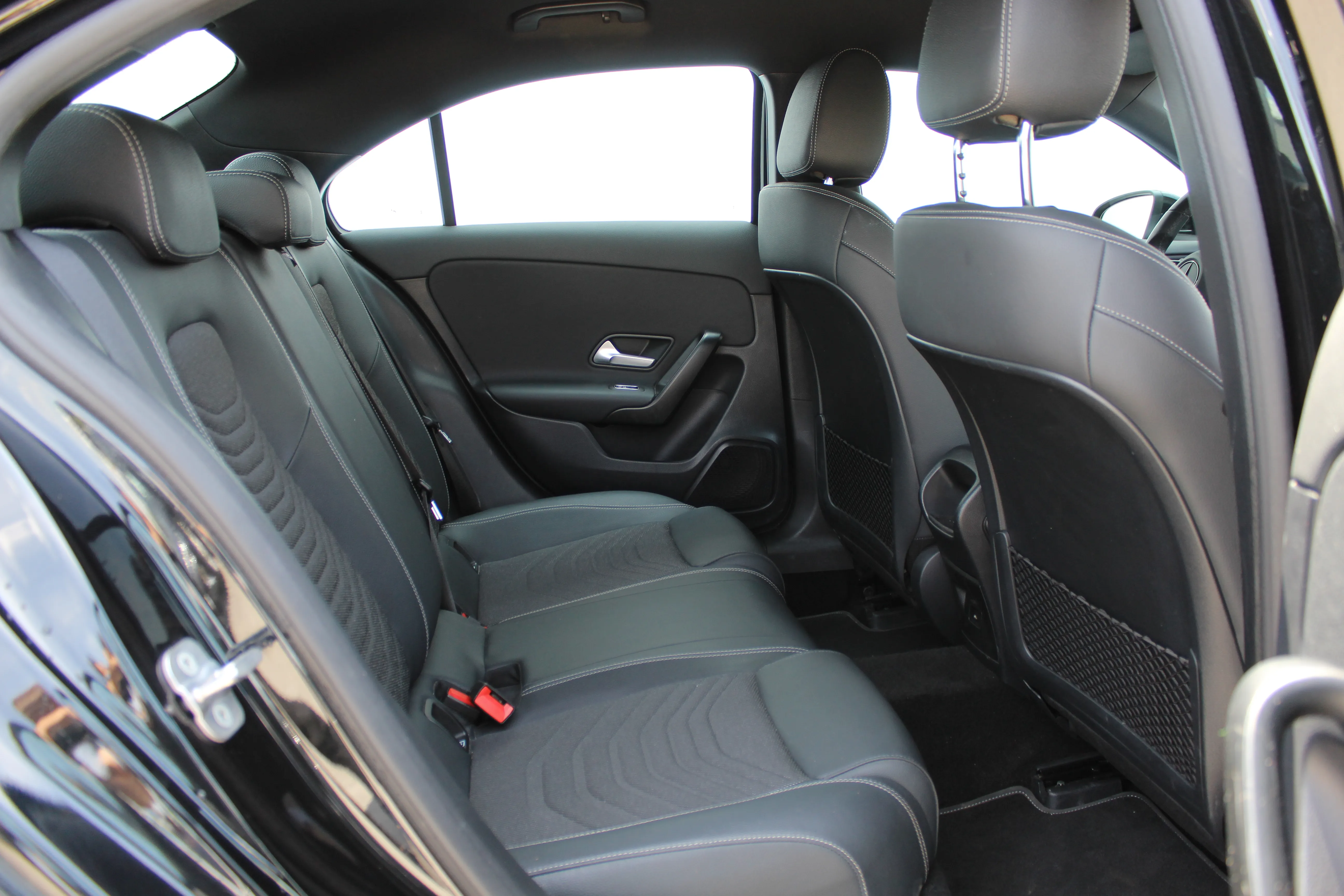 13232 mercedes-benz a limousine a 250 e aut. - slika 13