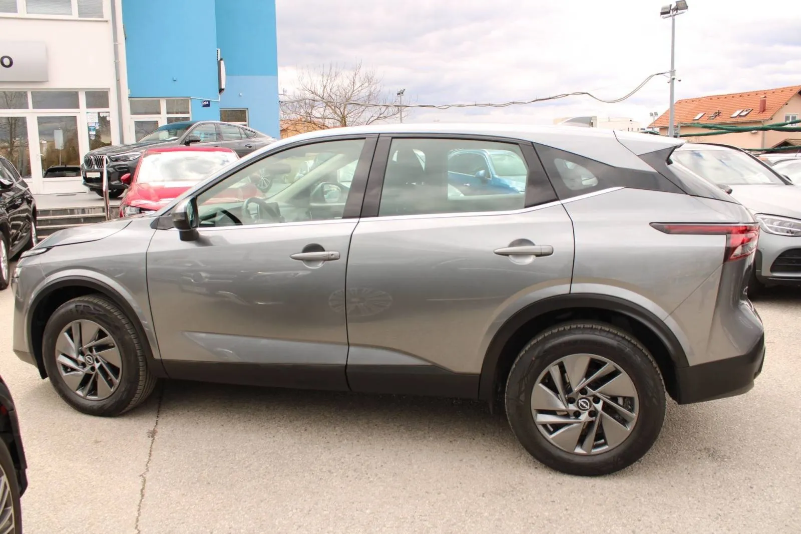 nissan qashqai 1.3 mhev automatik *led, kamera* - slika 8
