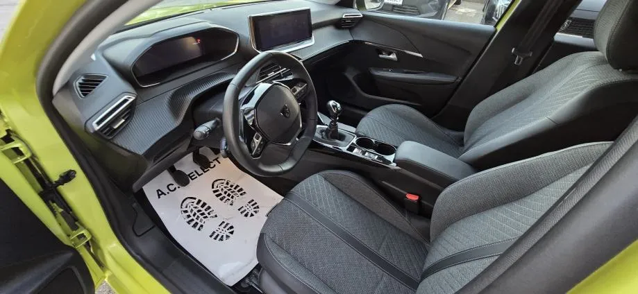 peugeot 208 allure 100 2025 - gratis registracija + 4 zimske gume! - slika 6