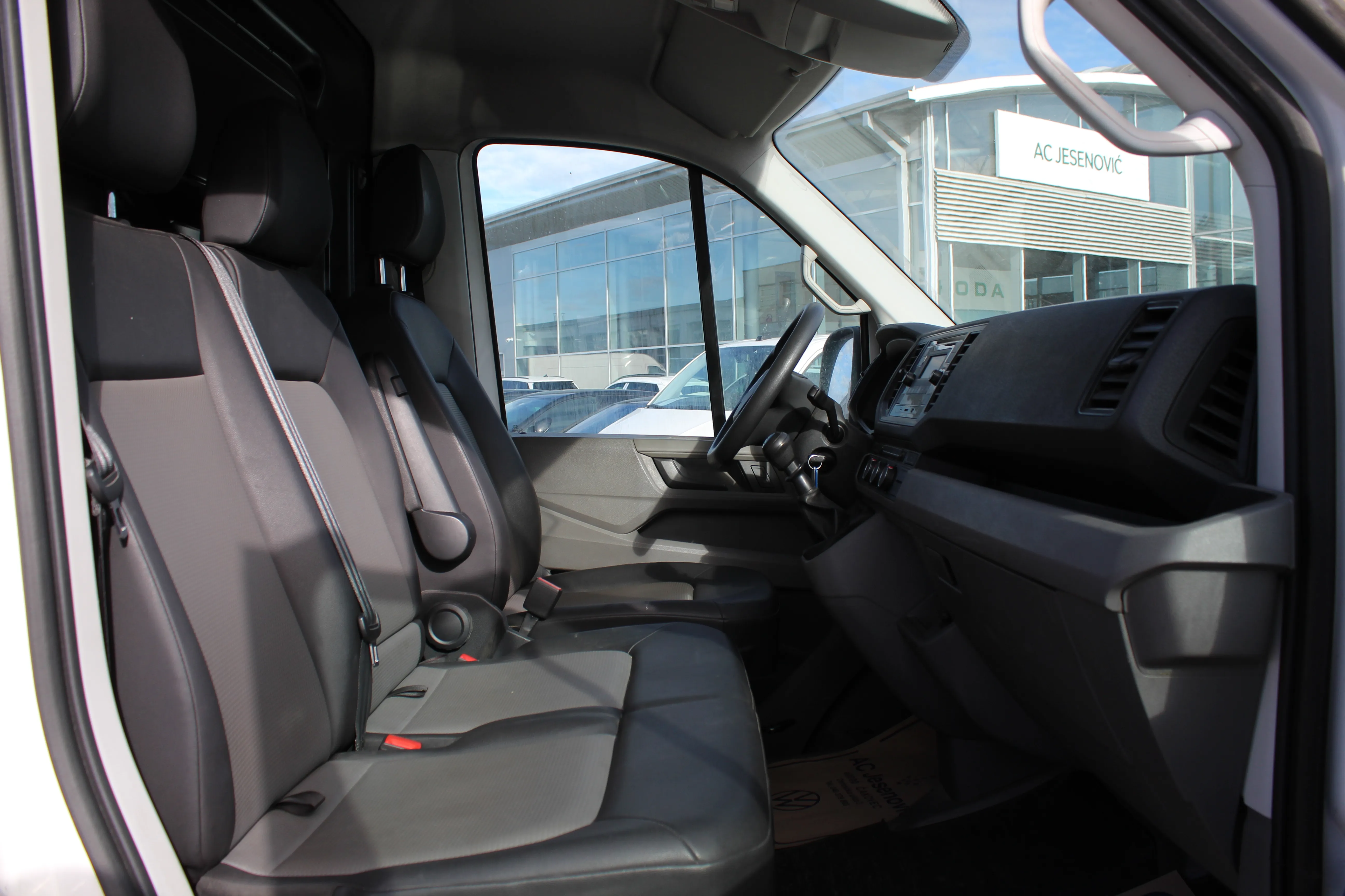 13079 vw crafter 35 - slika 12