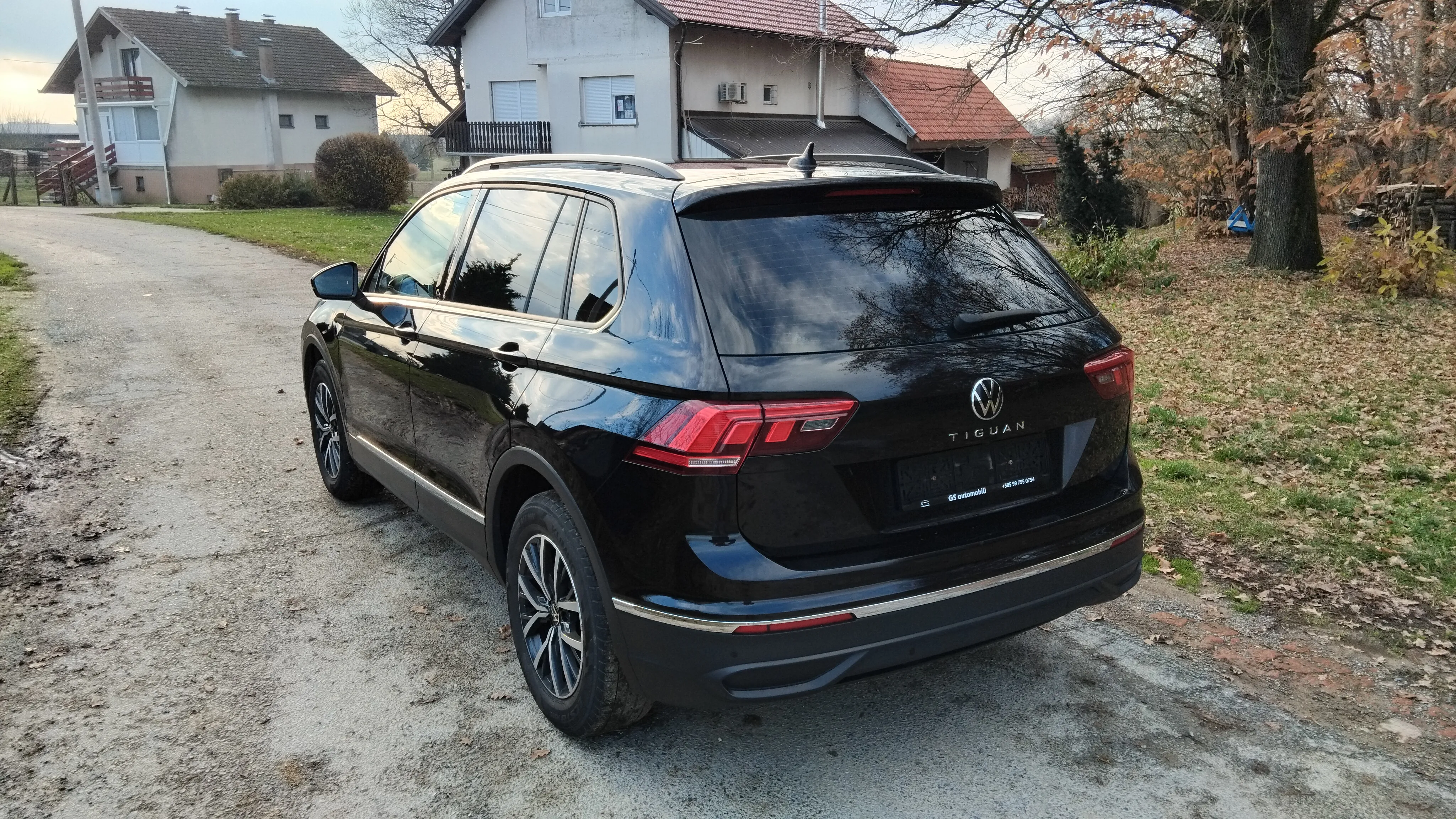 vw tiguan 2,0tdi highline oprema 2022god. - slika 3