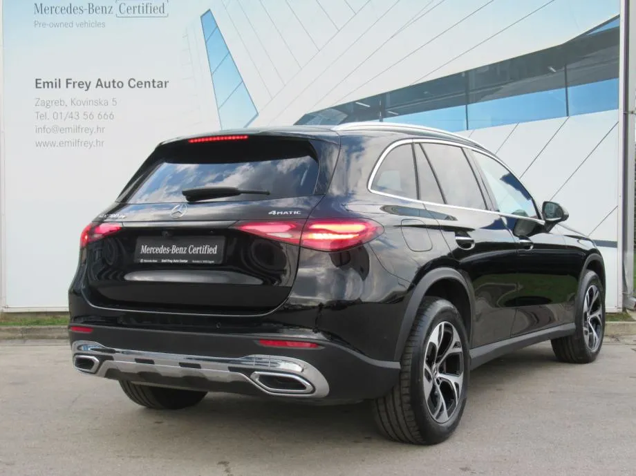 mercedes-benz glc 300 de 4m avantgarde panorama/head-up/burmester/360° - slika 6