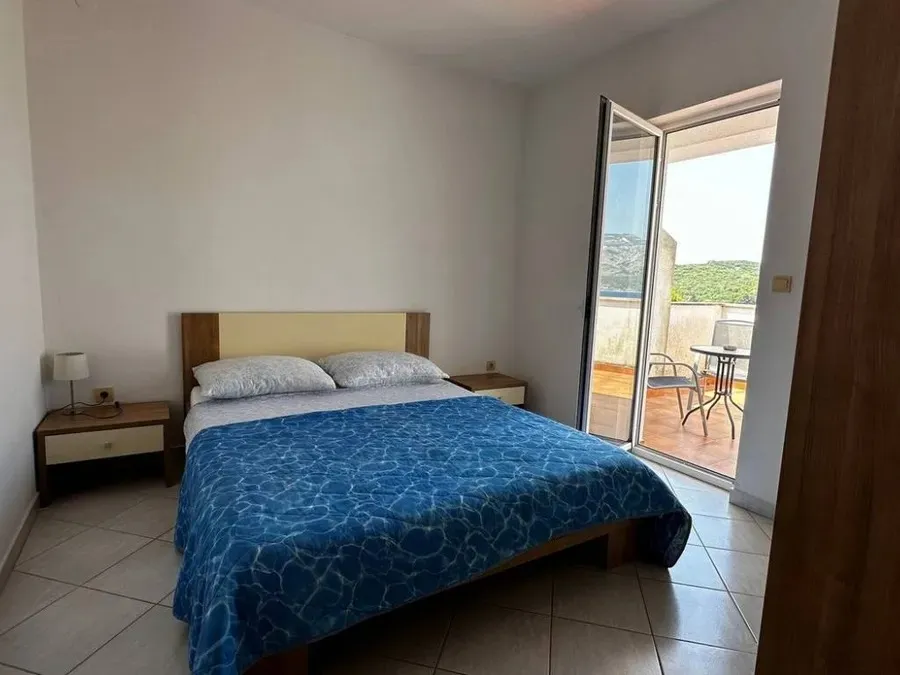 stan na prodaju - korčula - slika 13