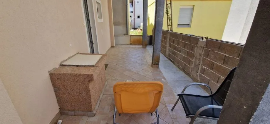 vir, kuća s 2 apartmana(148m2), 150 metara do plaže (prodaja) - slika 3