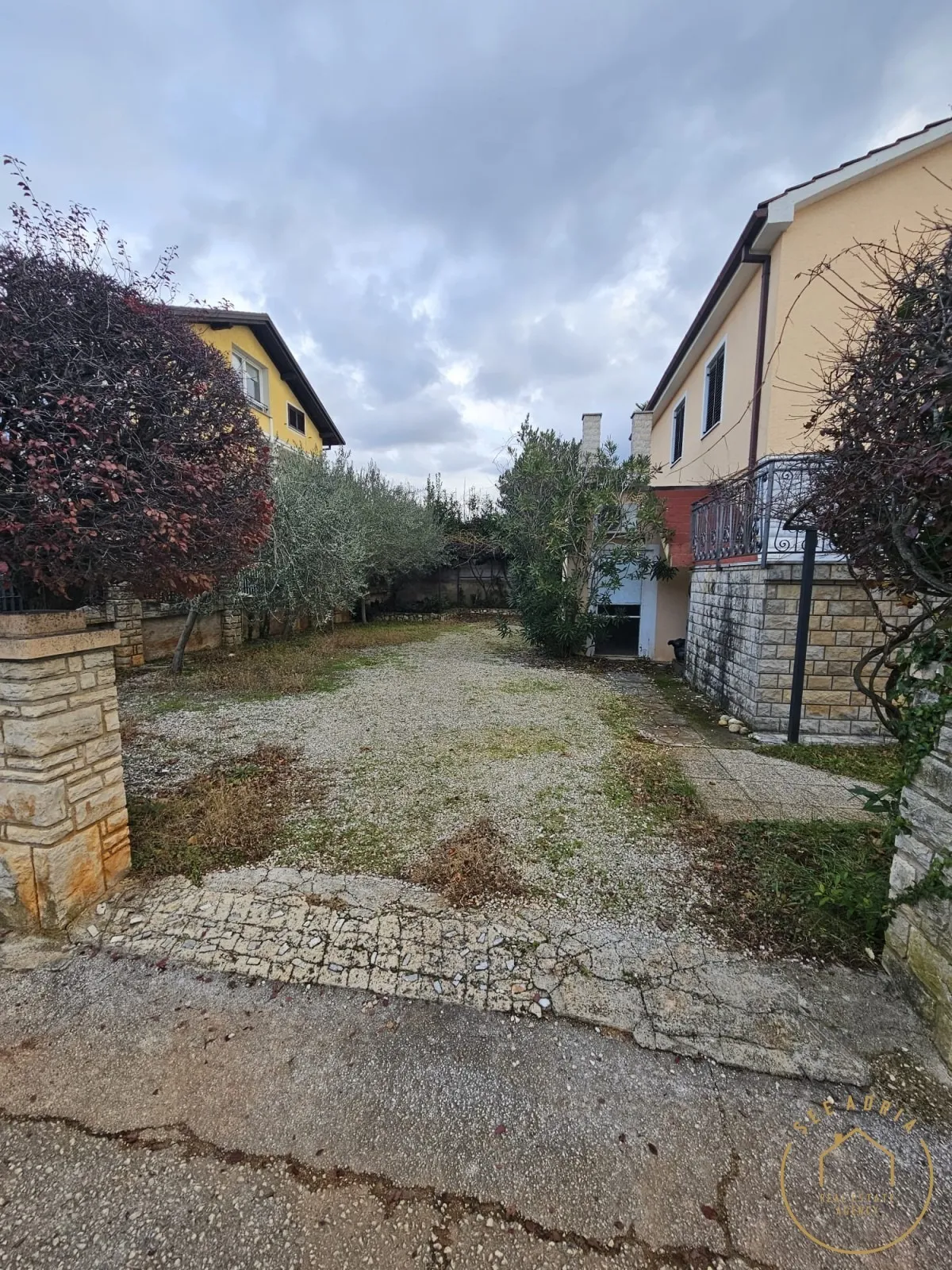 obiteljska kuća na odličnoj poziciji - slika 18