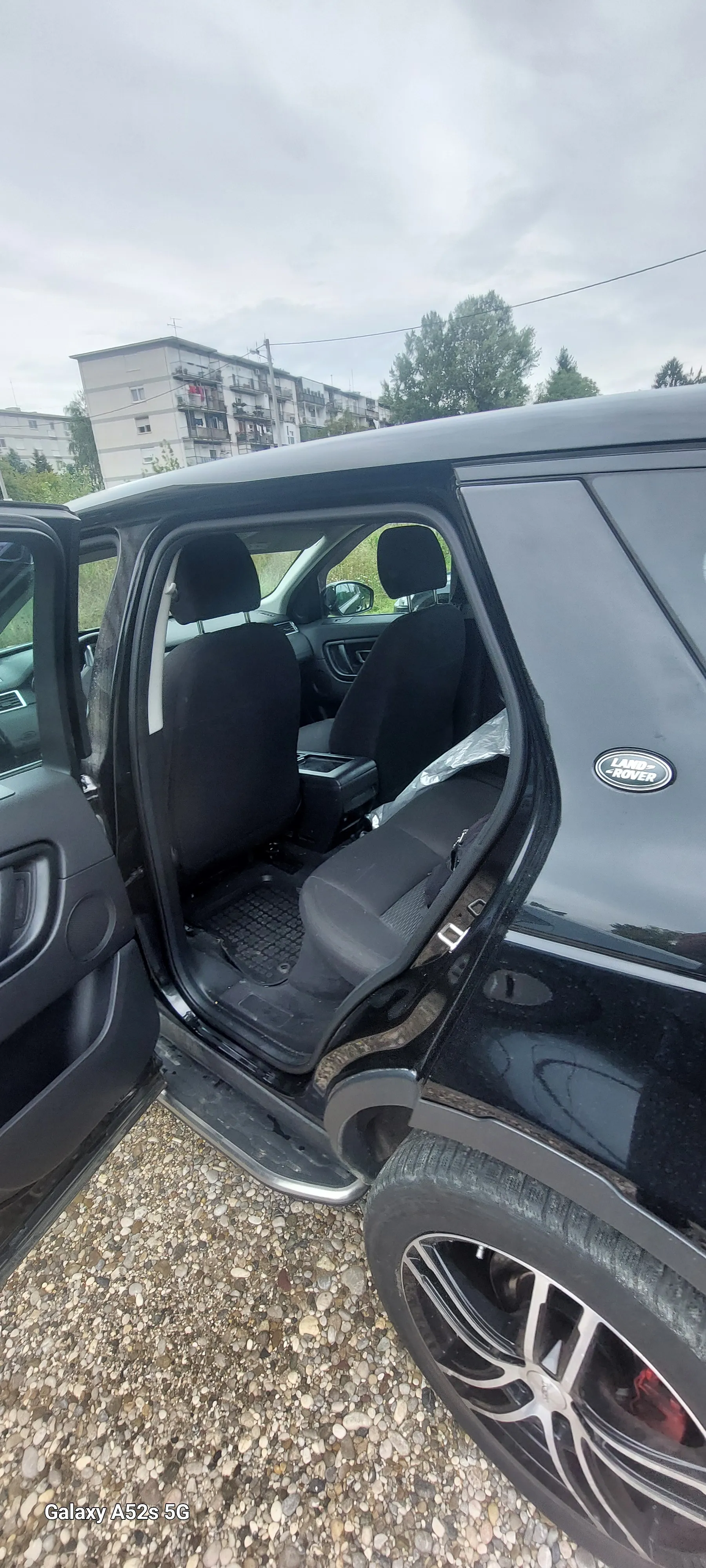 prodajem land rover discoveri sport - slika 7