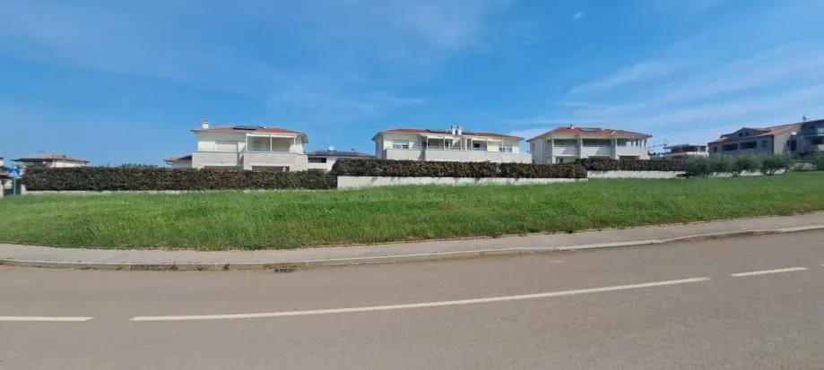 poreč-građevinsko zemljište pogled more 2 km od plaže - slika 3