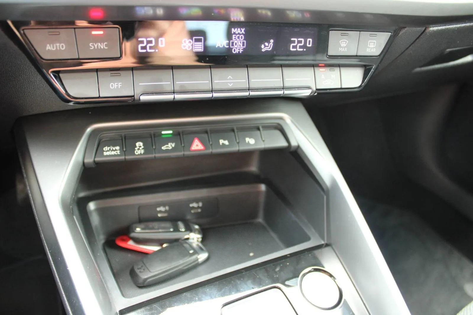 audi a3 45 tfsi e s-tronic s-line *virtual, led, navigacija* - slika 18