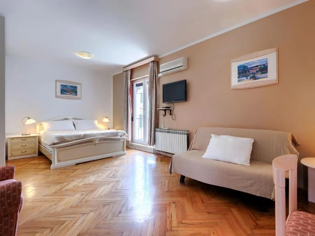 poreč-kuća sa bazenom na prodajii (prodaja) - slika 20