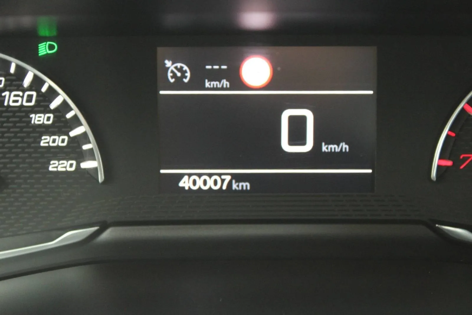 peugeot 208 1.2 puretech *led, navigacija* - slika 15