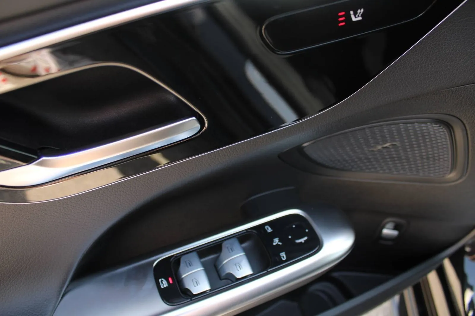 mercedes-benz klasa c t-model 220d automatik amg *led, navigacija, kam - slika 17